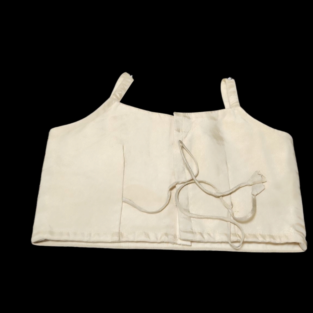 3 Tops with Textured Details - Picture 3 of 7